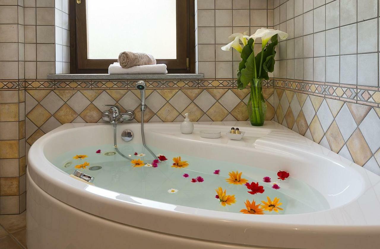 Agrialpi By Salfrutta Bed & Breakfast Bricherasio Exterior foto